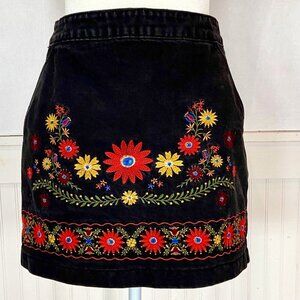 Floral Embroidered black denim Miniskirt, Sz M